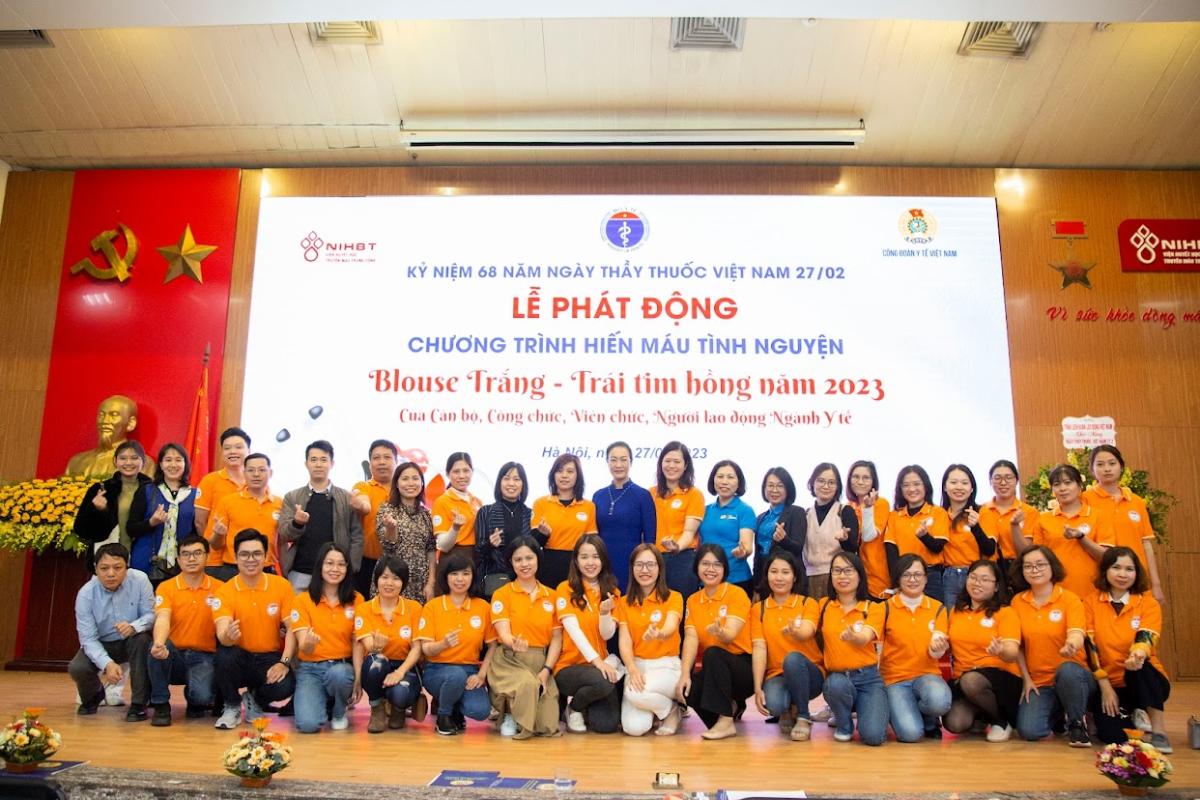 Đoàn viên Công đoàn Viện Kiểm nghiệm thuốc Trung ương Hưởng ứng nhiệt tình hoạt động Hiến máu “Blouse trắng – Trái tim hồng”