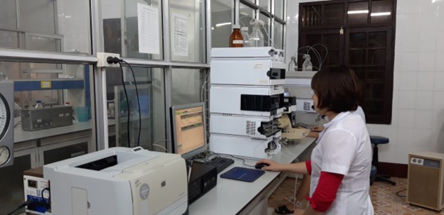 Hình ảnh: Phân tích mẫu đa thành phần trên máy sắc ký lỏng (HPLC)
