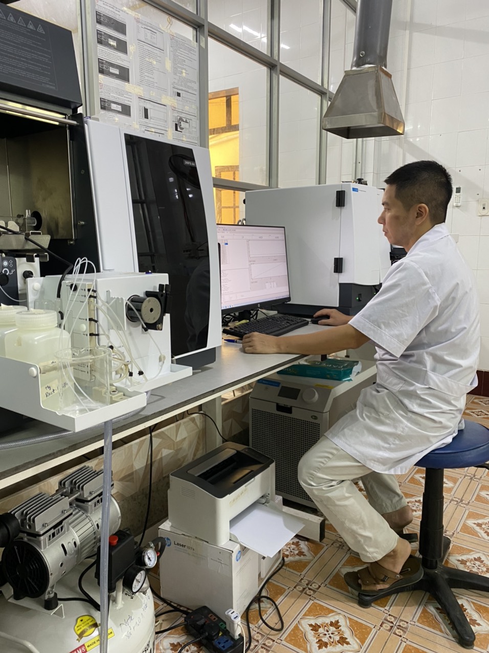Trung tâm Kiểm nghiệm thuốc, mỹ phẩm, thực phẩm Thái Bình: Trân trọng và tự hào đón nhận Quyết định cấp giấy chứng nhận